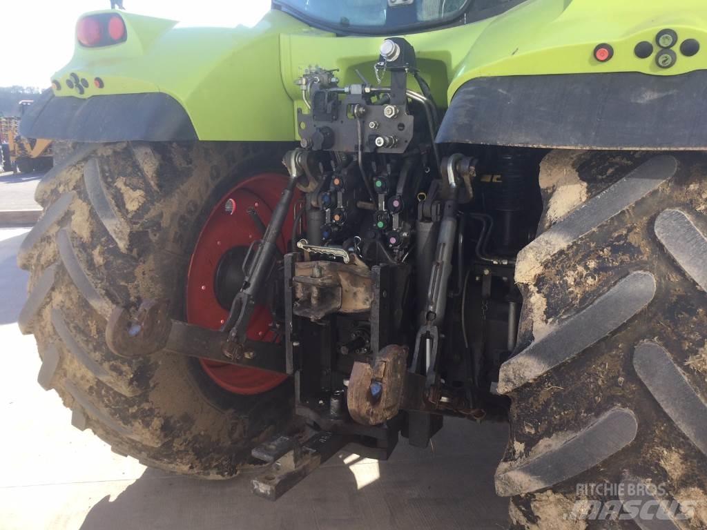 CLAAS ARION 620 Traktory