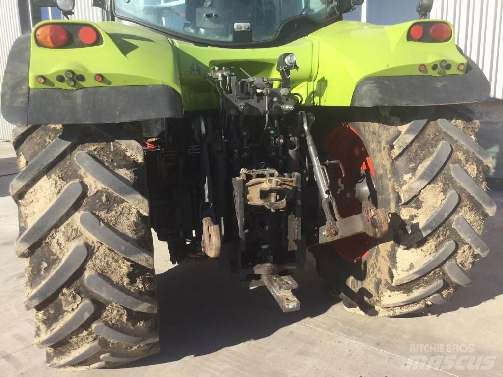 CLAAS ARION 620 Traktory