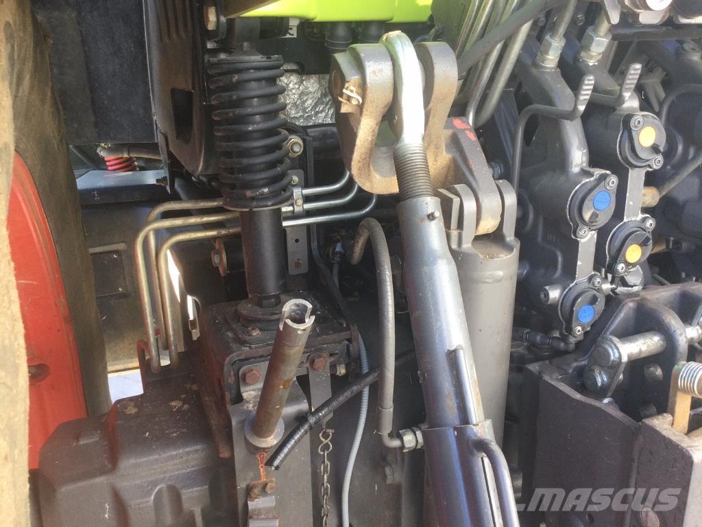 CLAAS ARION 620 Traktory