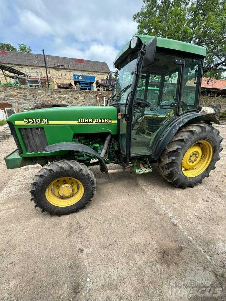 John Deere 5510 N Traktory