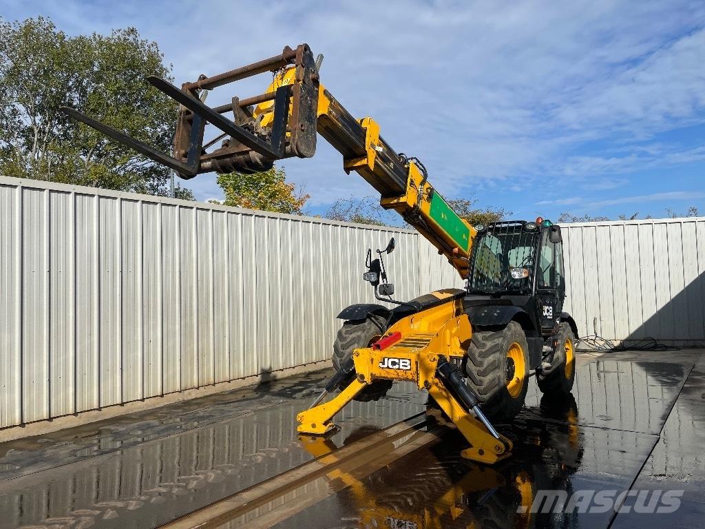 JCB 540-140 Hi Viz Teleskopické manipulátory