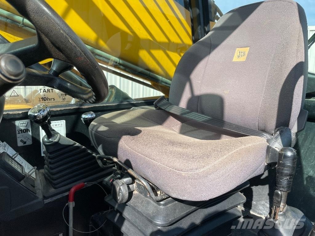 JCB 540-140 Hi Viz Teleskopické manipulátory