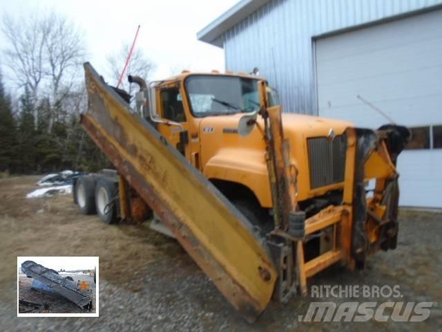 International 5500 i Sněžné pluhy, přední sněhové radlice
