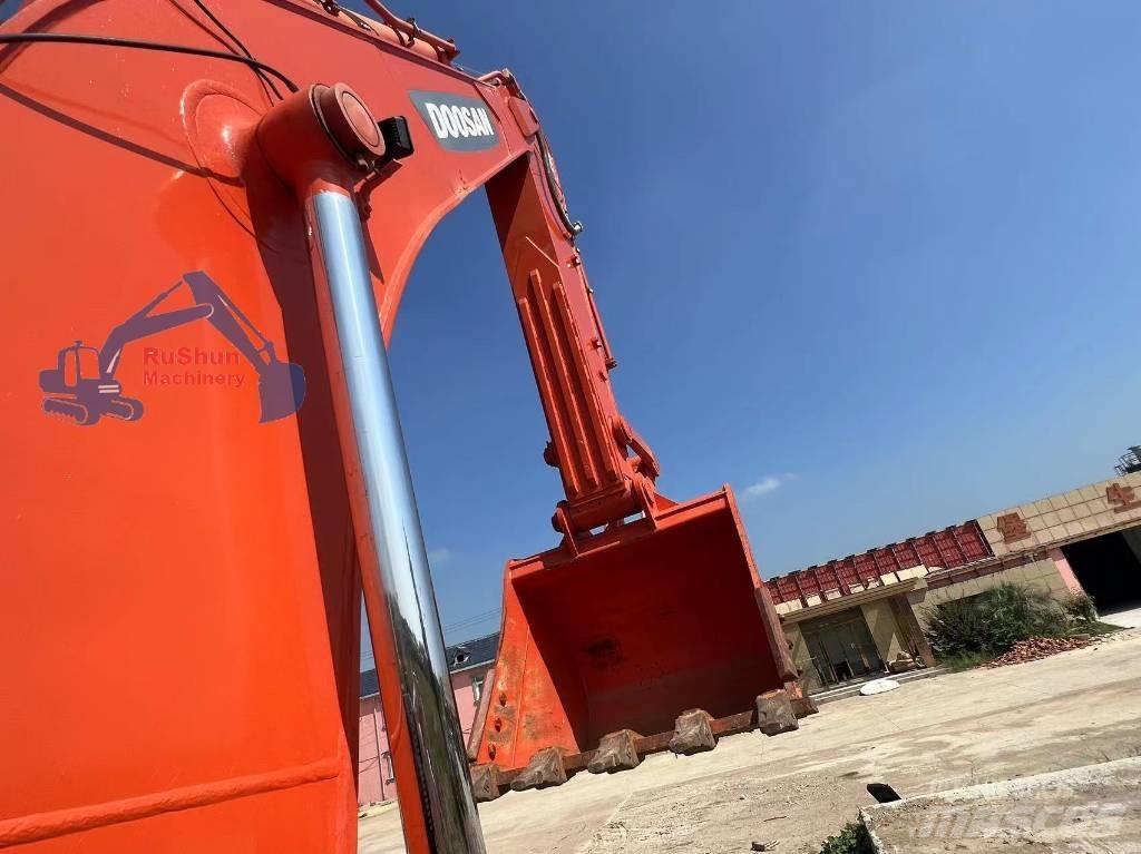 Doosan DH420 Pásová rýpadla