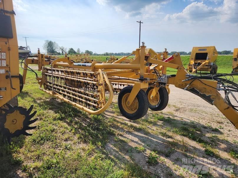 Vermeer R2300 Obraceče a shrabovače sena
