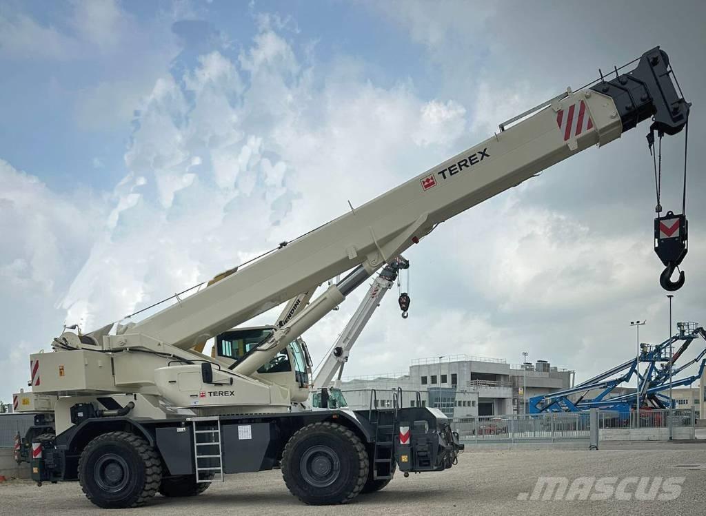 Terex Quadstar 1075 Jeřáby pro těžký terén