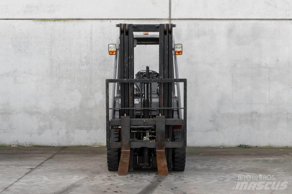 Manitou MI 25 D Dieselové vozíky