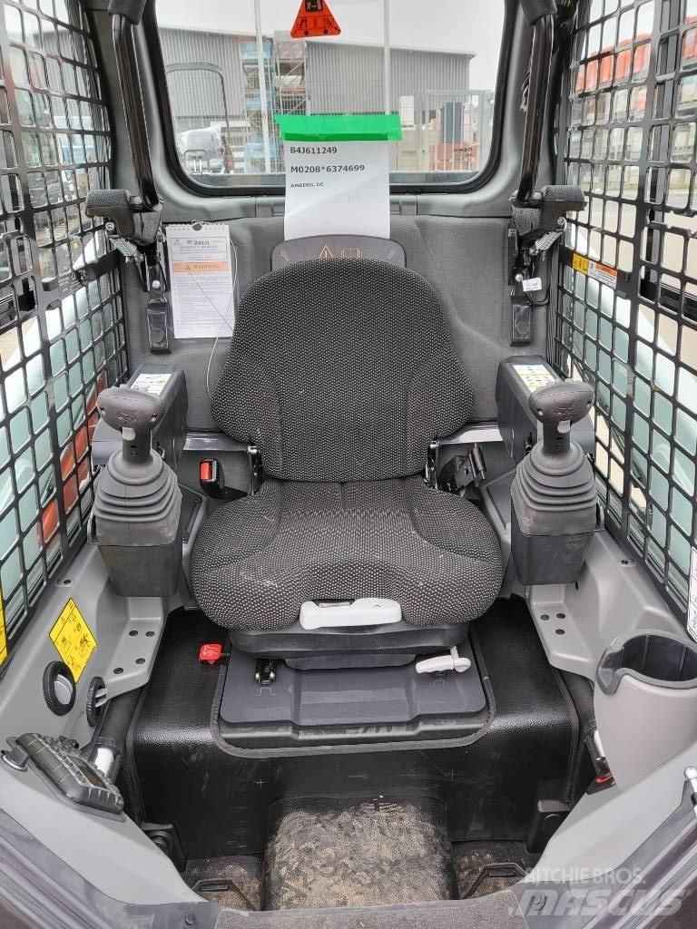 Bobcat T 450 Smykem řízené nakladače