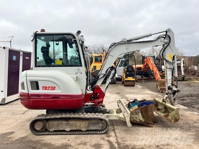 Takeuchi TB 230 Mini rýpadla < 7t