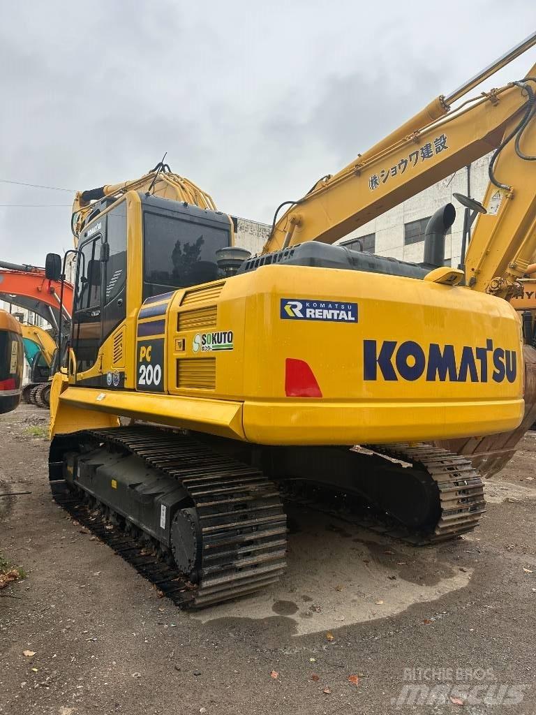 Komatsu PC 200-8 Pásová rýpadla