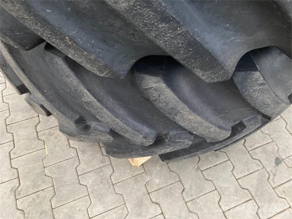 Starmaxx 600/70R30 Pneumatiky, kola a ráfky
