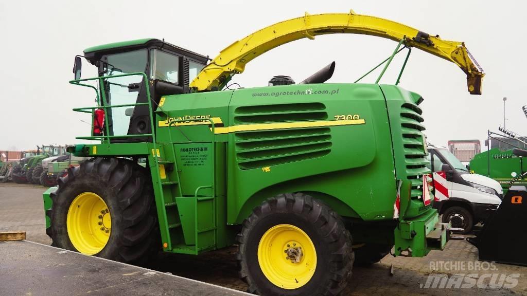 John Deere 7300 Samojízdné sekačky