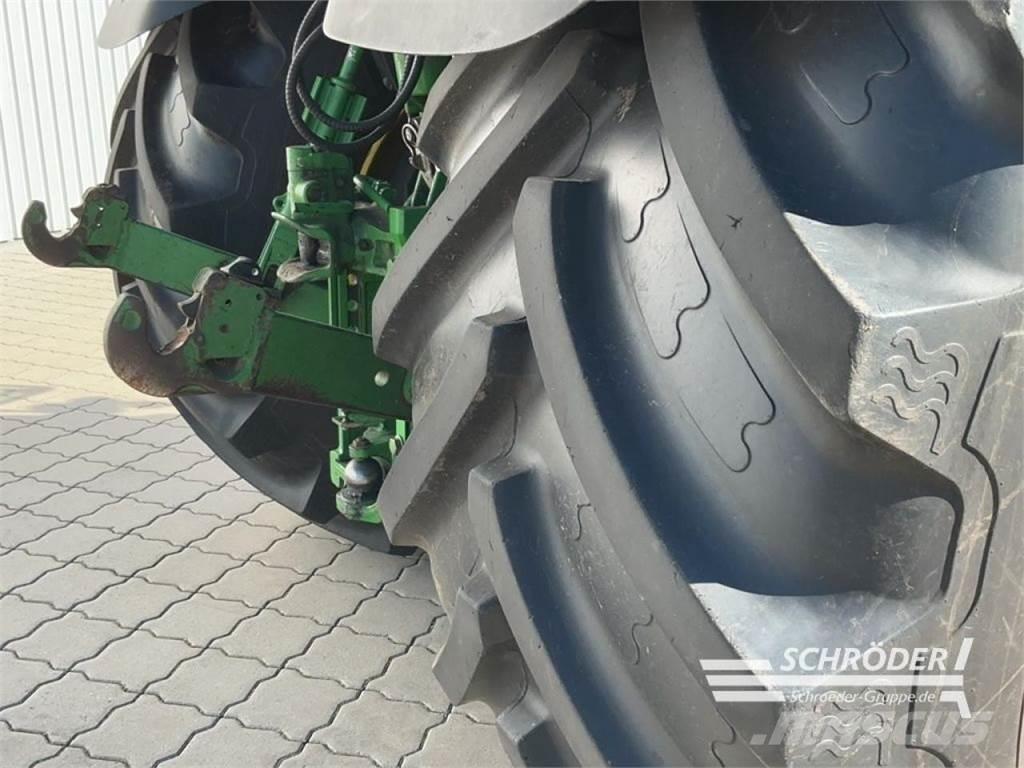 John Deere 6210 R Traktory