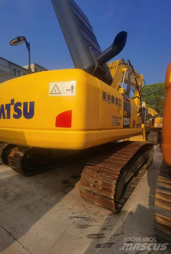 Komatsu PC 220 Pásová rýpadla