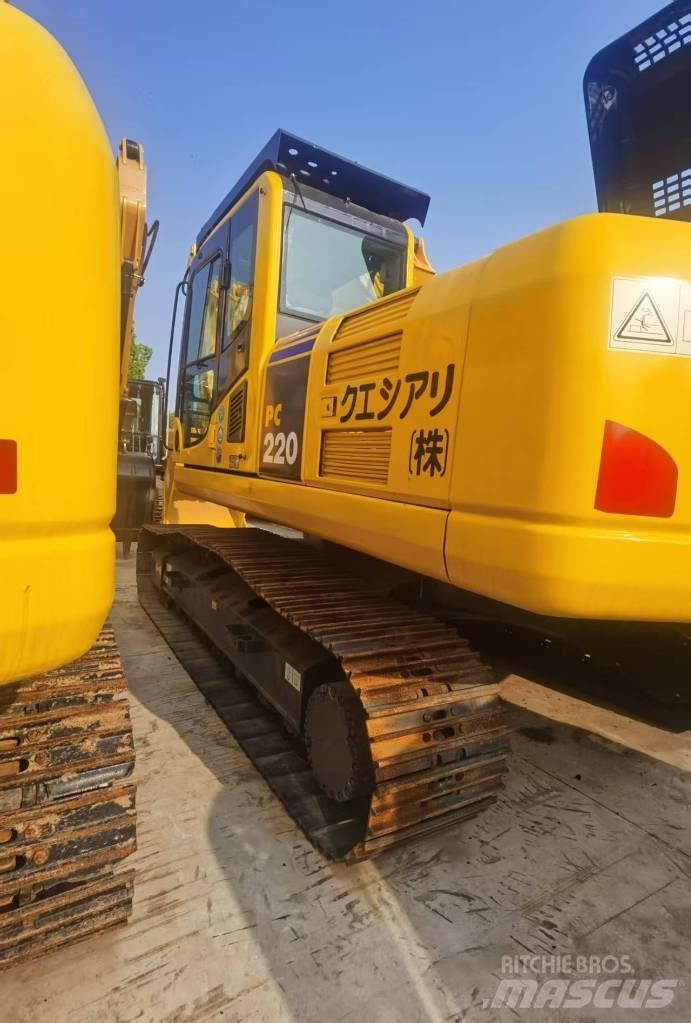 Komatsu PC 220 Pásová rýpadla