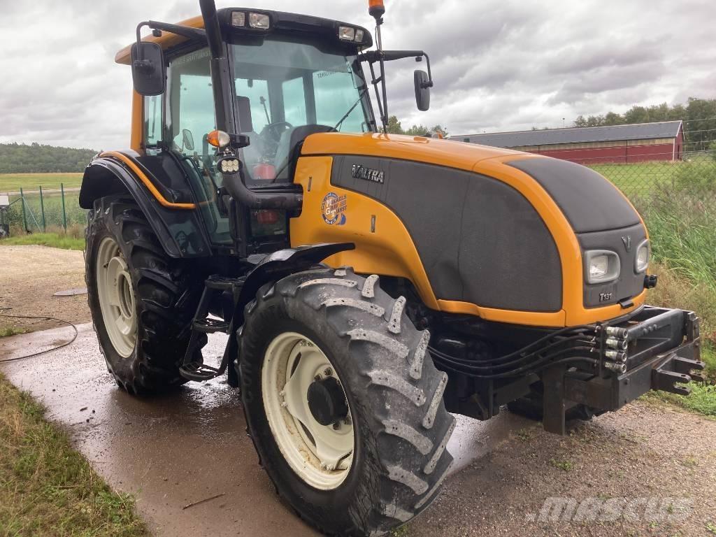 Valtra T 131 Traktory