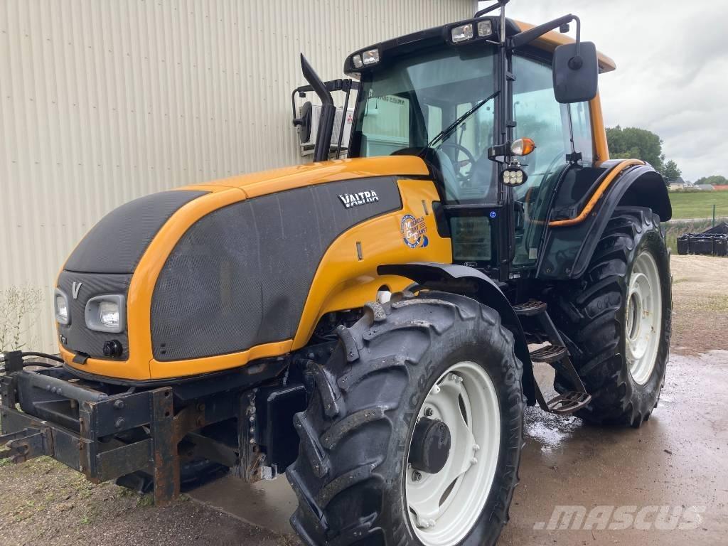 Valtra T 131 Traktory