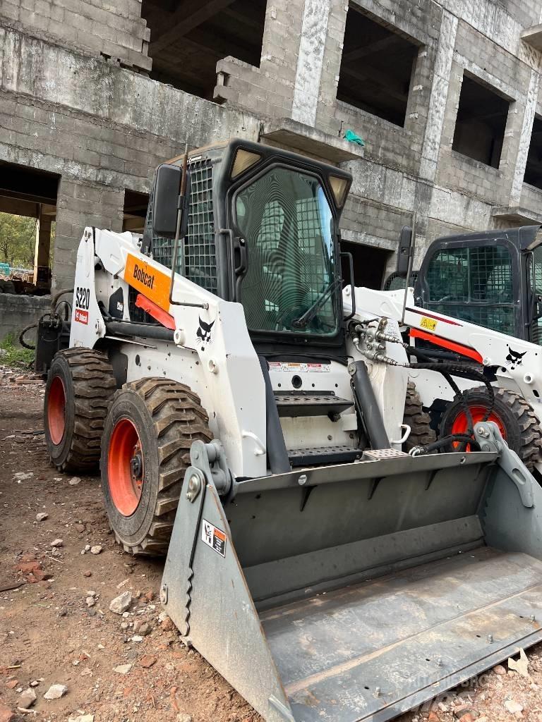 Bobcat S220 Smykem řízené nakladače