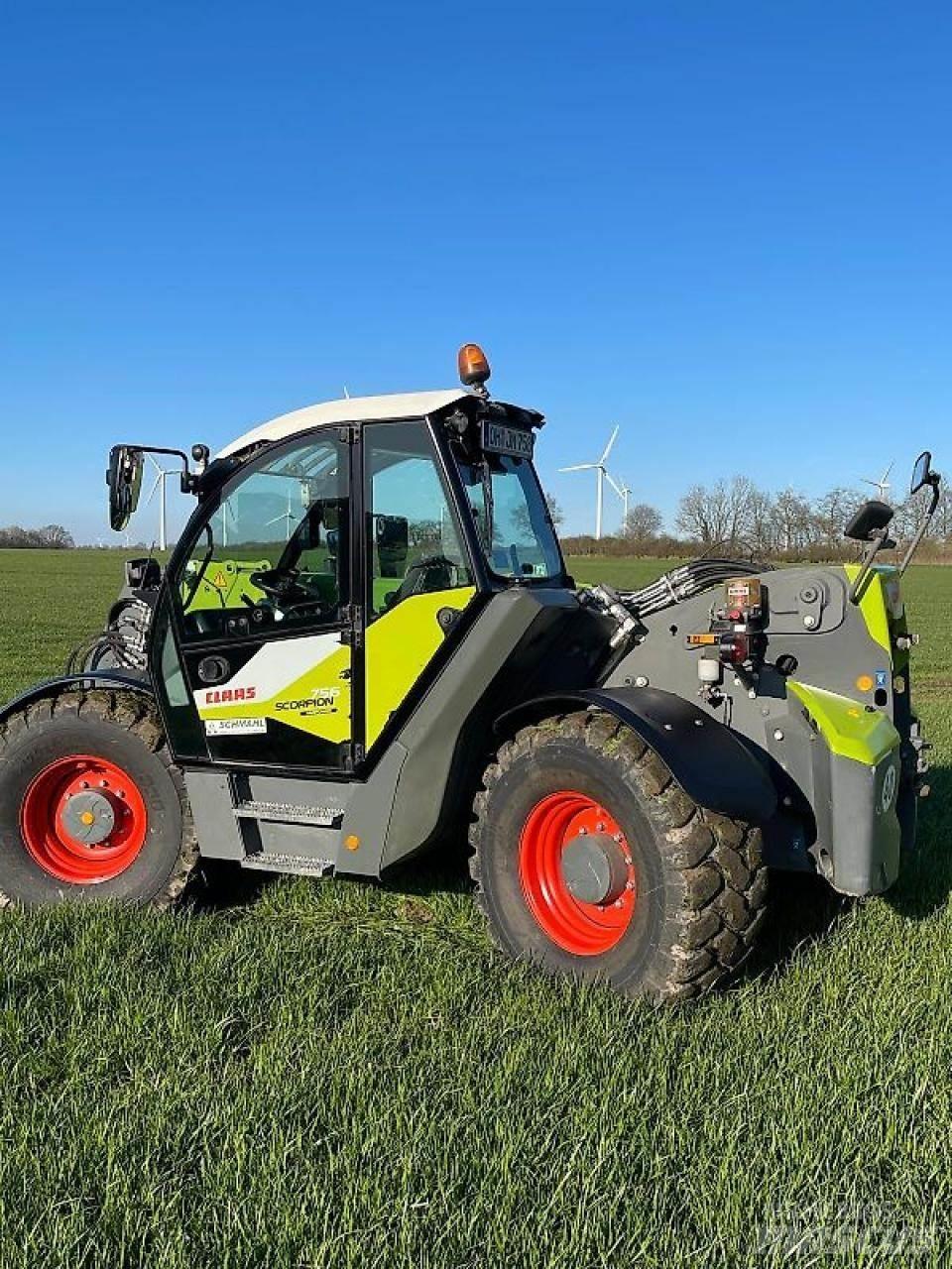 CLAAS SCORPION 756 Teleskopické plošiny
