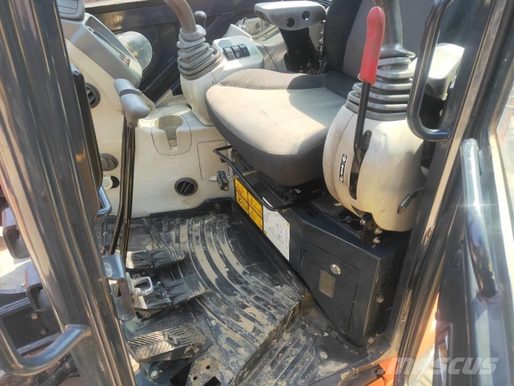 Hitachi ZX55USR-5A Mini rýpadla < 7t
