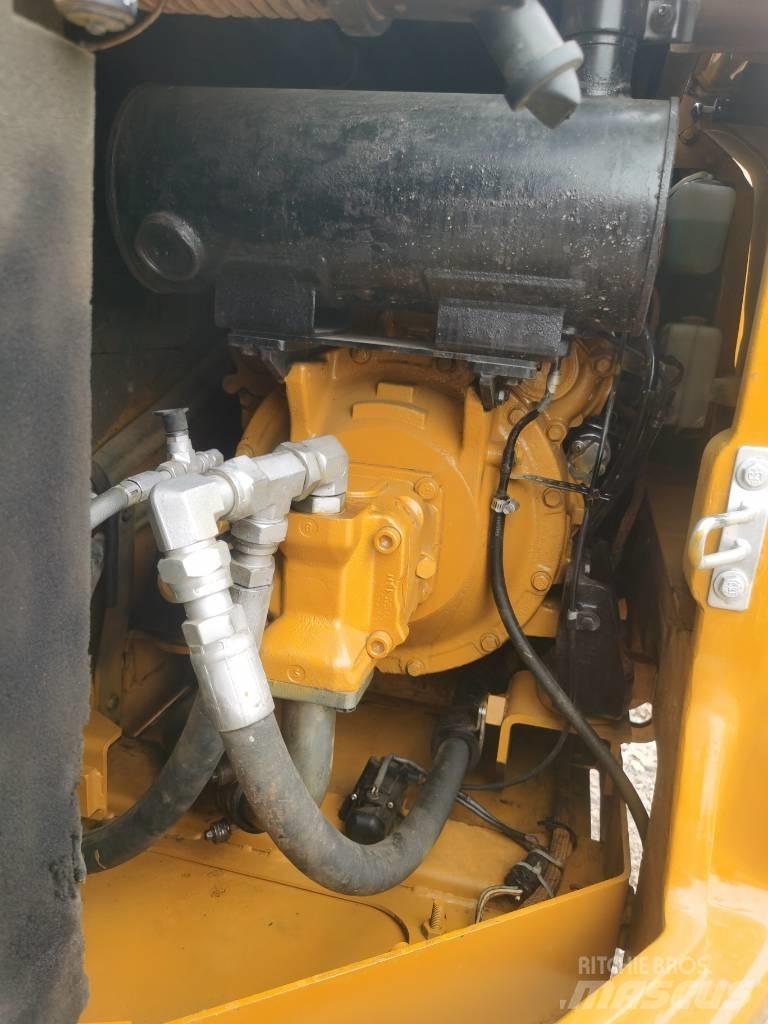 CAT 308 E 2 Pásová rýpadla