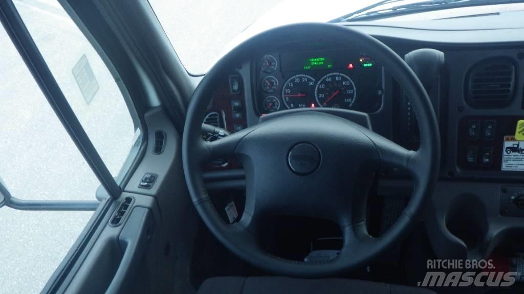 Freightliner M2 106 Nákladní vozidlo bez nástavby