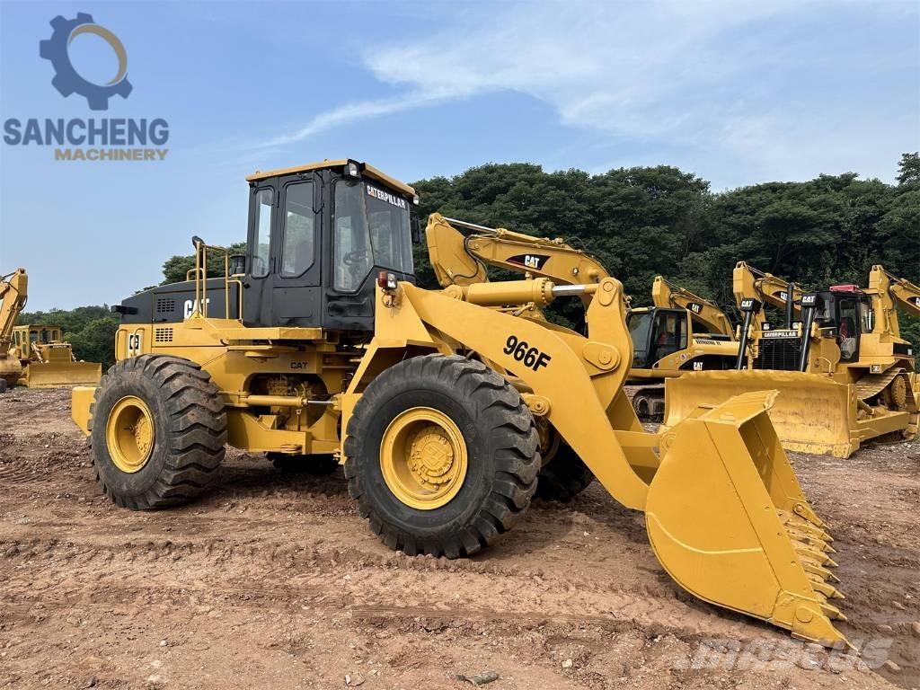 CAT 966 F Kolové nakladače