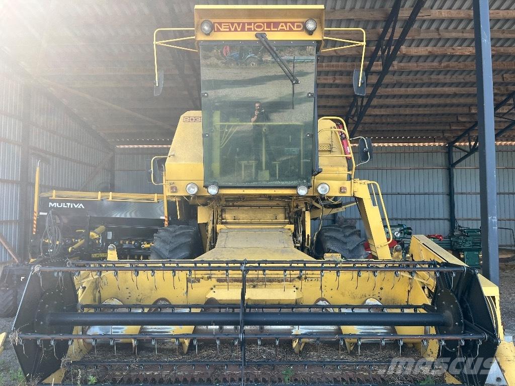 New Holland 8030 Sklízecí mlátičky