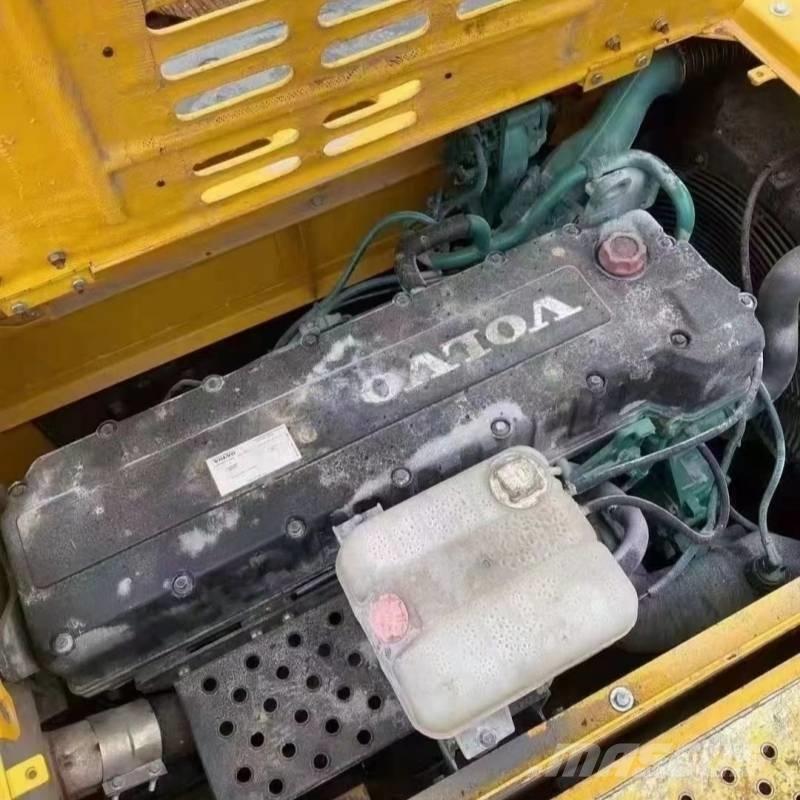 Volvo EC 360 Pásová rýpadla