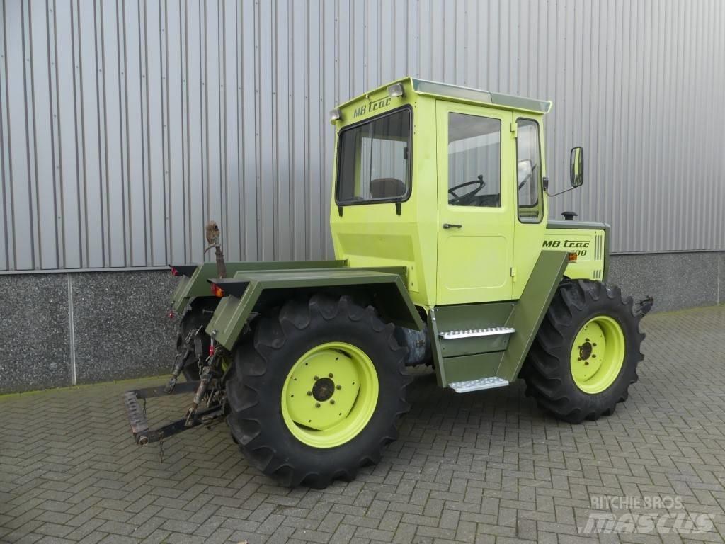 Mercedes-Benz 700 Traktory