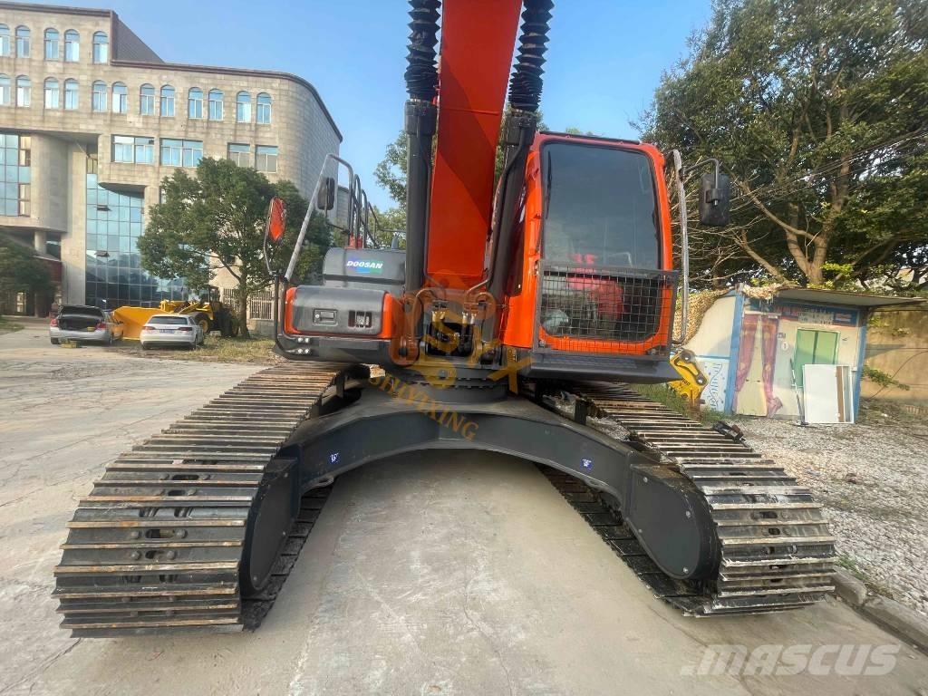 Doosan 300LC Pásová rýpadla