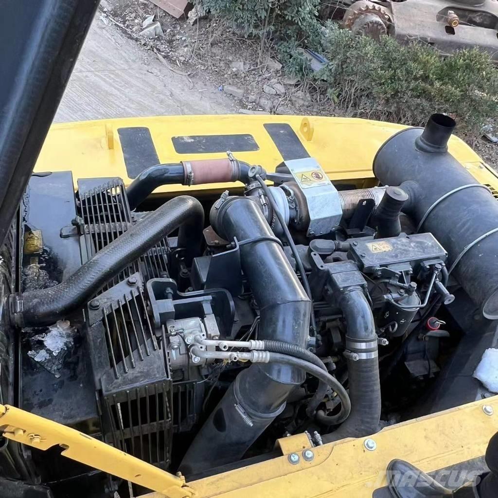 Komatsu PC 360-7 Pásová rýpadla