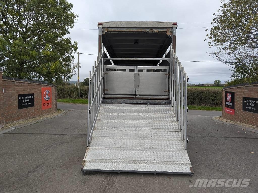 Mercedes-Benz 816 Skříňová nástavba