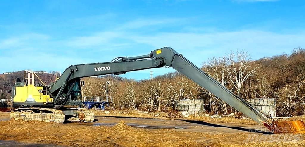 Volvo EC300ELR Pásová rýpadla
