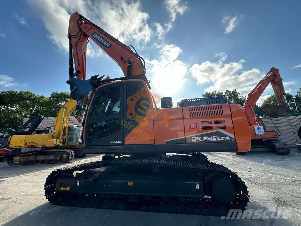 Doosan DX 225 LCA Pásová rýpadla