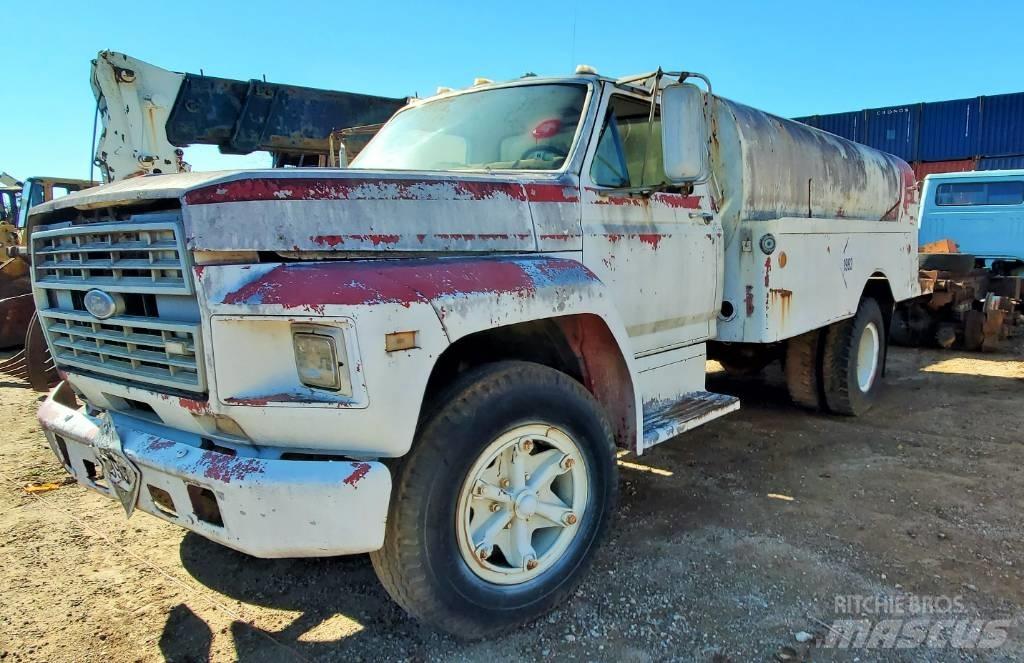 Ford F 600 Cisternové vozy