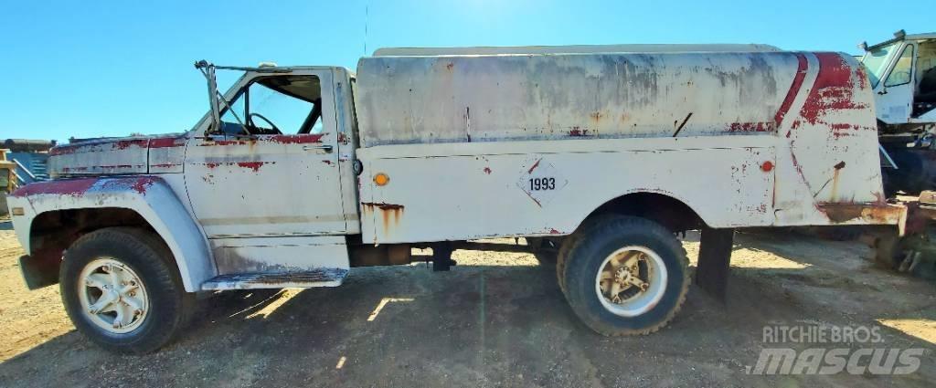 Ford F 600 Cisternové vozy