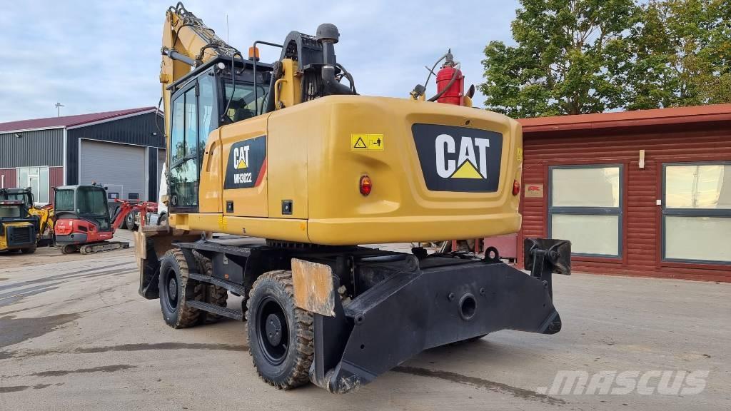 CAT MH 3022 Stroje pro manipulaci s odpadem