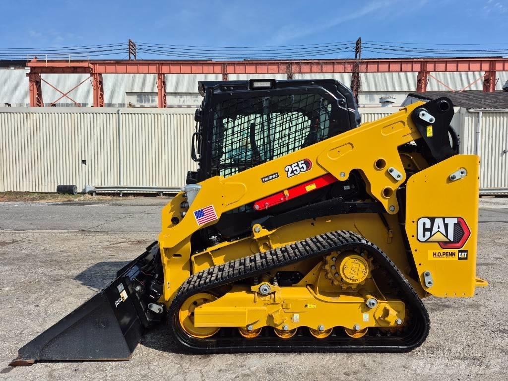 CAT 255 Smykem řízené nakladače