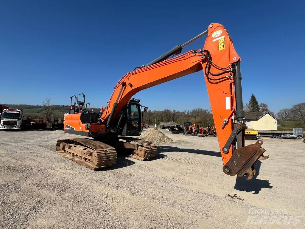 Doosan DX 225 Pásová rýpadla