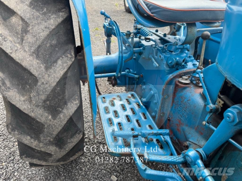 Fordson Dexta Traktory