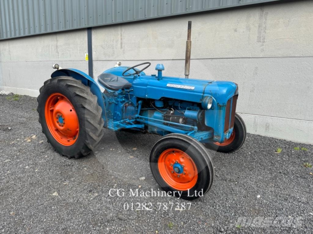 Fordson Dexta Traktory