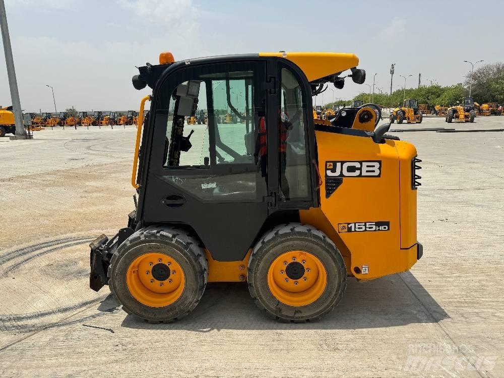 JCB 155 Smykem řízené nakladače