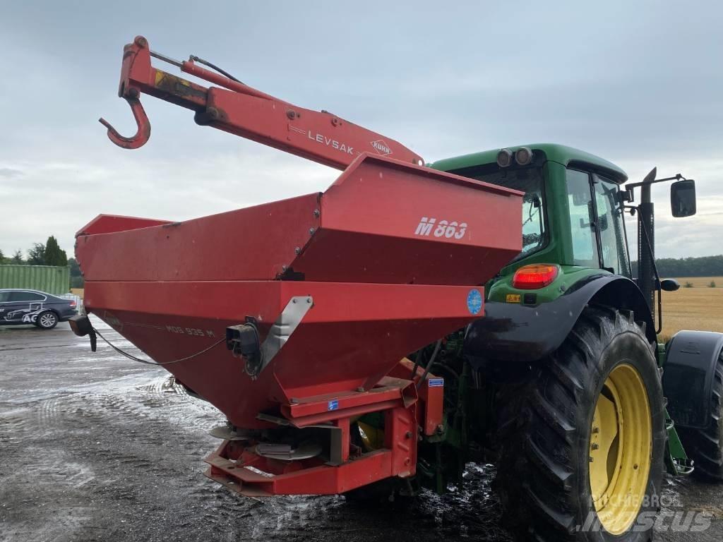Kuhn M863 Rozmetadlo minerálních hnojiv