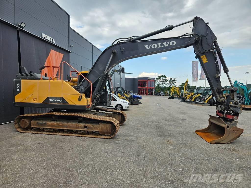 Volvo EC 250 EL Pásová rýpadla