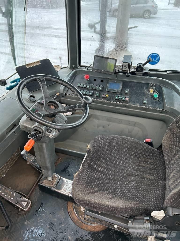 Kalmar TR618i Terminálový tahač