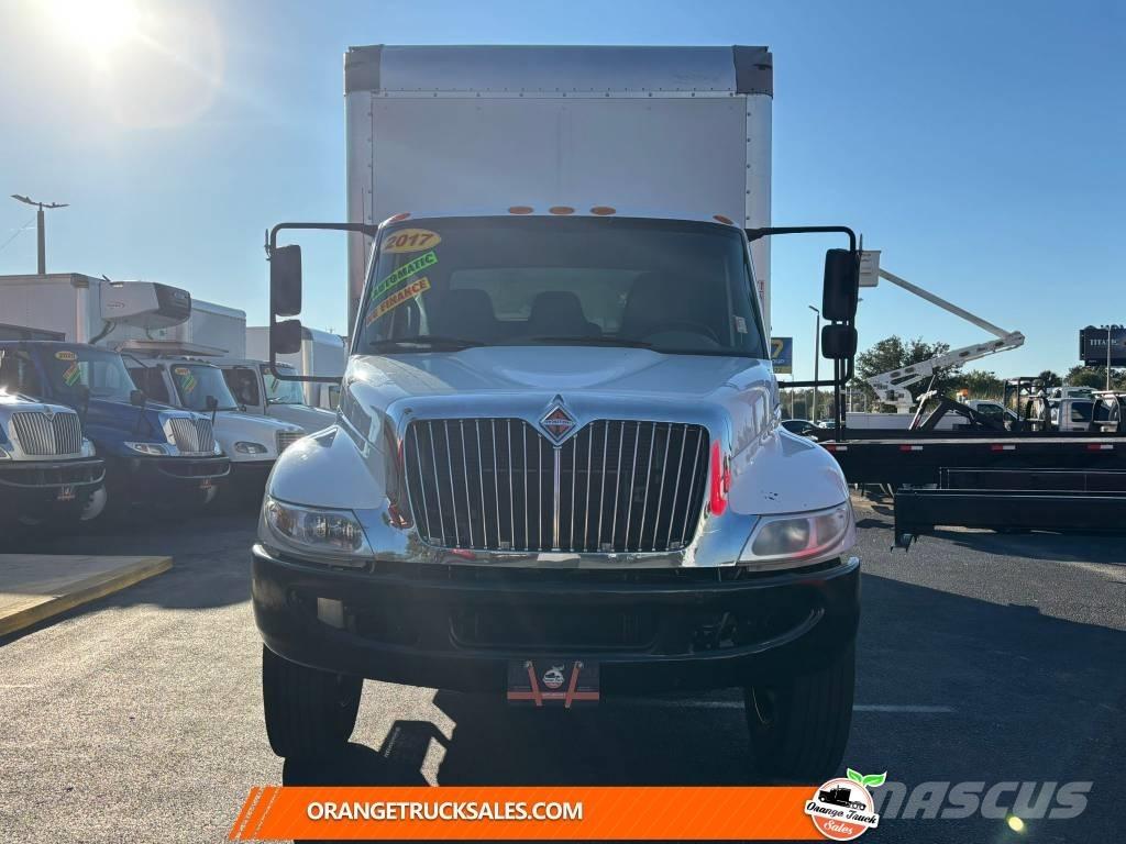 International 4300 Skříňová nástavba