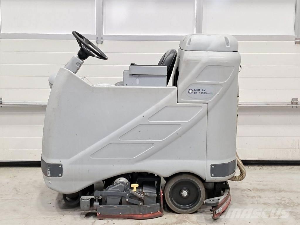 Nilfisk BR1050CS Vnitřní zametací stroje