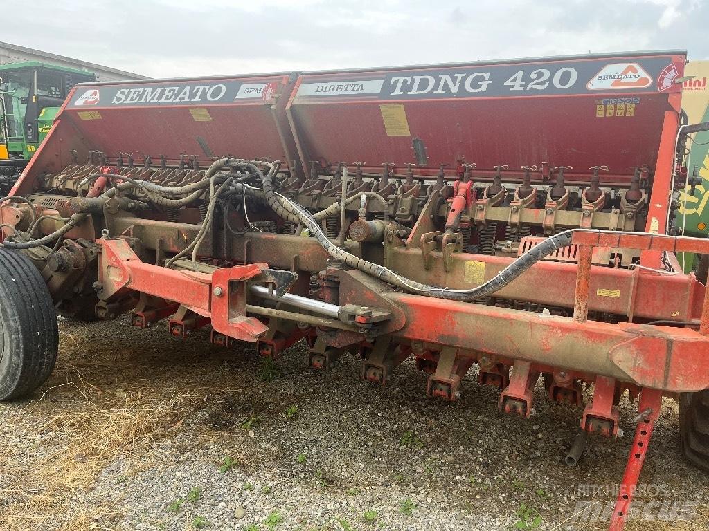 Semeato TNDG 420 Mechanické secí stroje