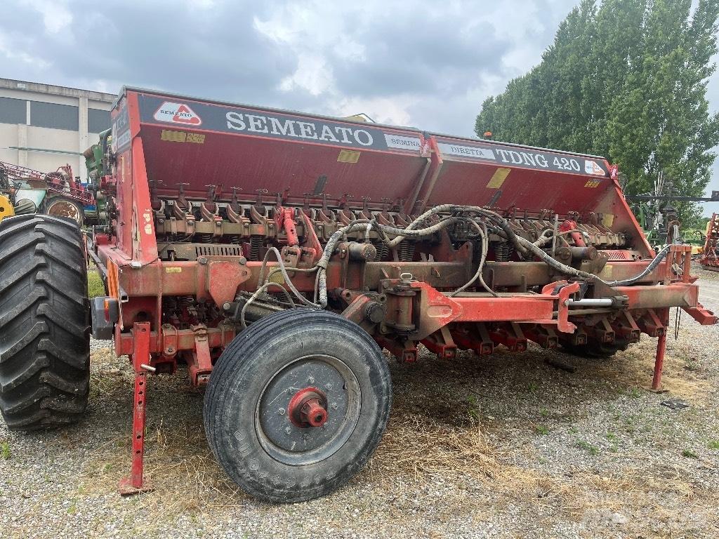 Semeato TNDG 420 Mechanické secí stroje